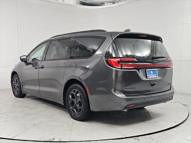 used 2021 Chrysler Pacifica Hybrid car, priced at $27,885