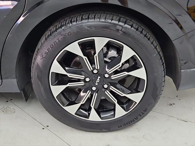 used 2022 Kia Carnival car, priced at $28,650