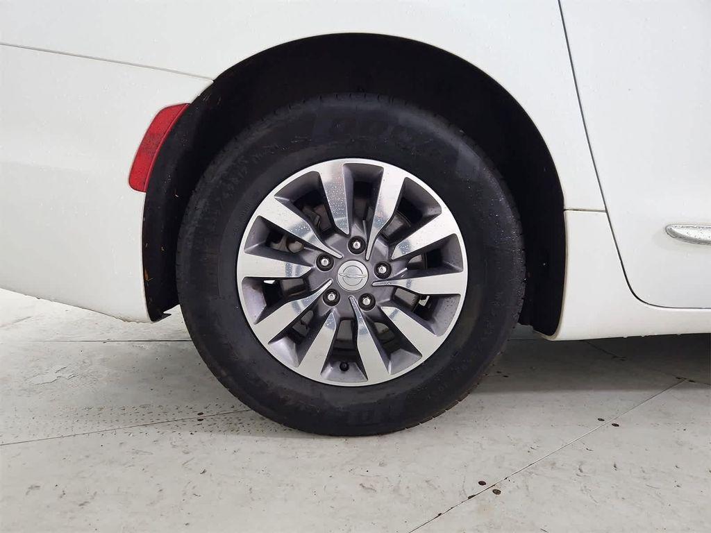 used 2020 Chrysler Pacifica car, priced at $24,867