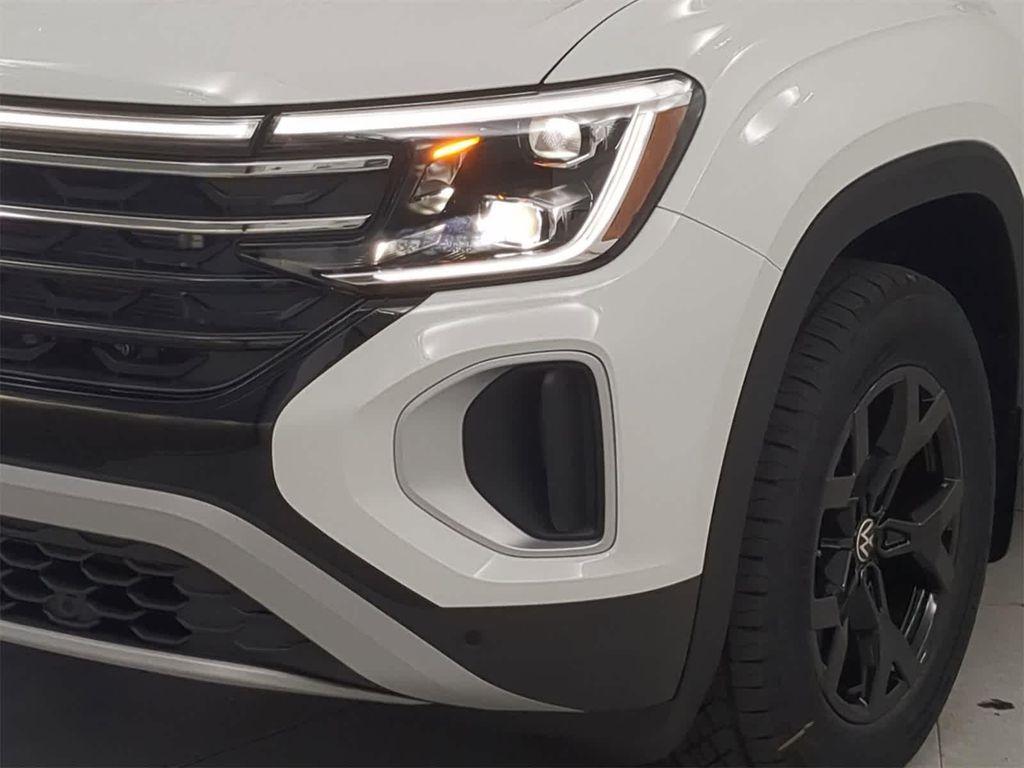 new 2025 Volkswagen Atlas car, priced at $49,354