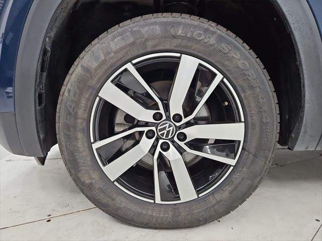 used 2021 Volkswagen Atlas car, priced at $17,990