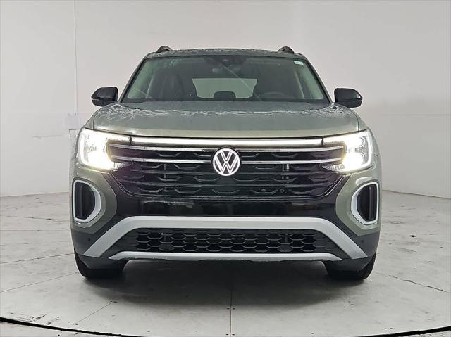 new 2025 Volkswagen Atlas car, priced at $49,354