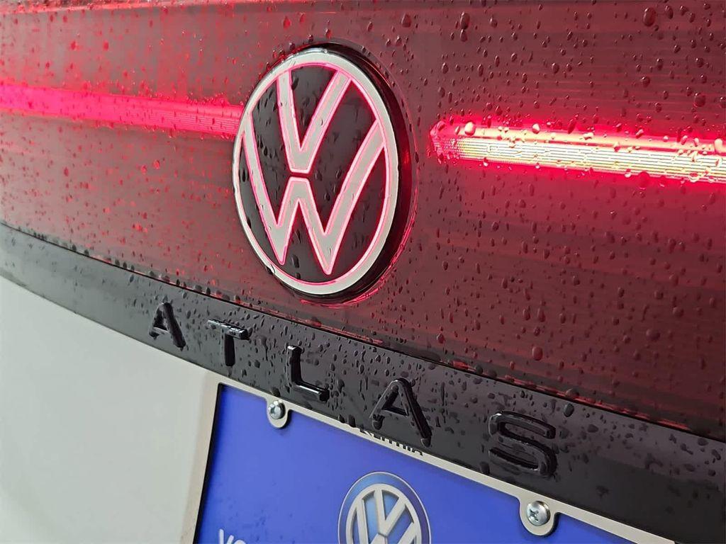 new 2025 Volkswagen Atlas Cross Sport car