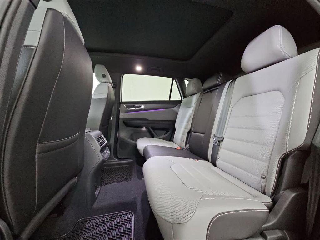 new 2025 Volkswagen Atlas Cross Sport car