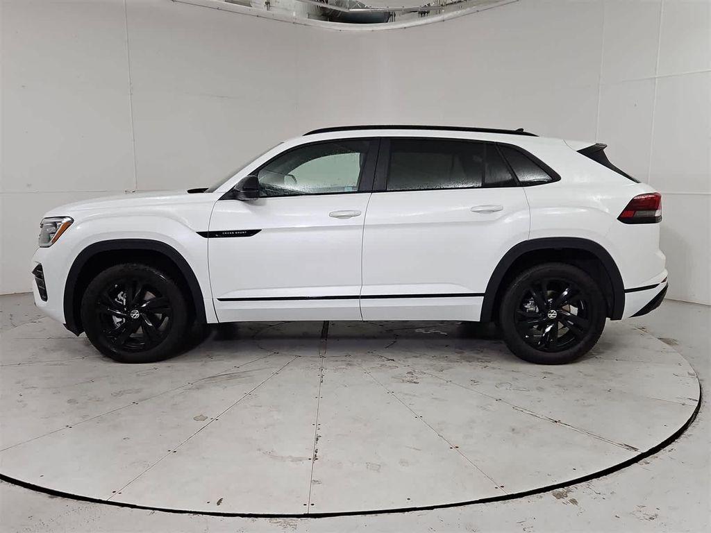 new 2025 Volkswagen Atlas Cross Sport car