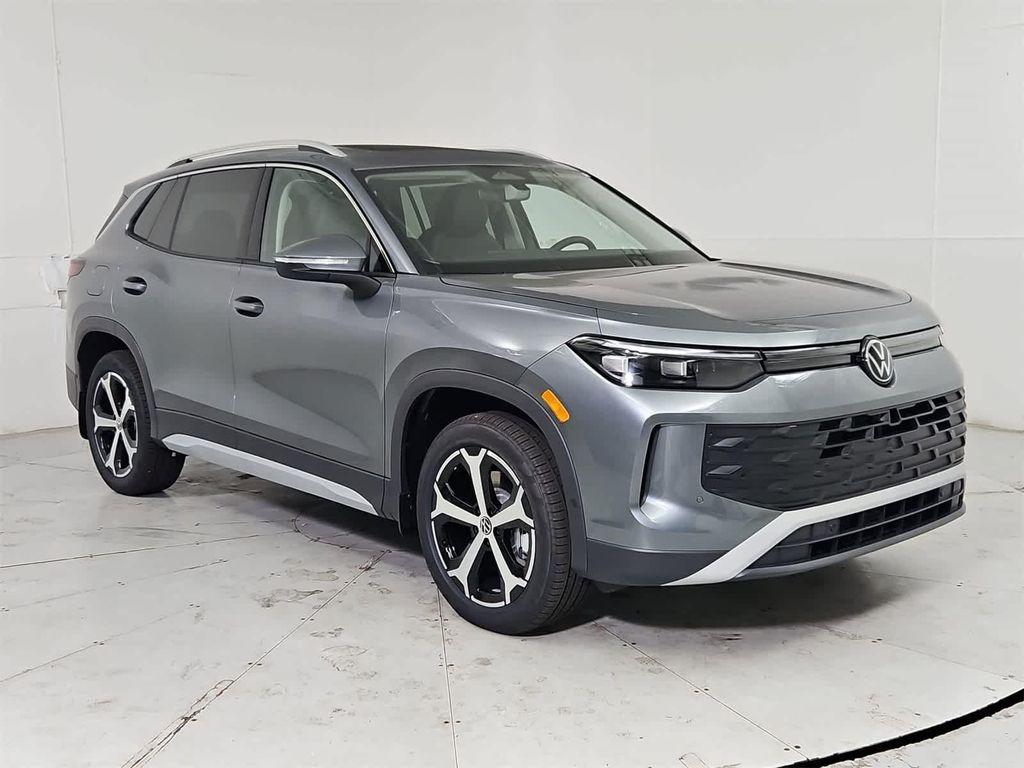 new 2025 Volkswagen Tiguan car, priced at $37,882