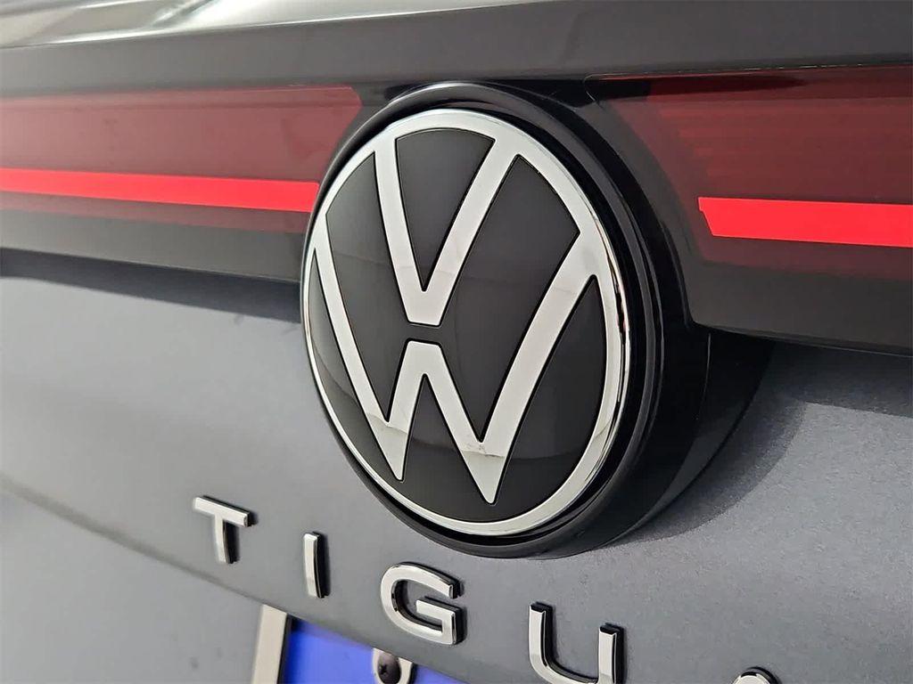 new 2025 Volkswagen Tiguan car, priced at $37,882