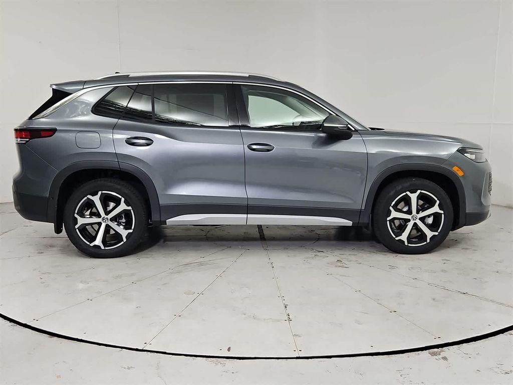 new 2025 Volkswagen Tiguan car, priced at $37,882