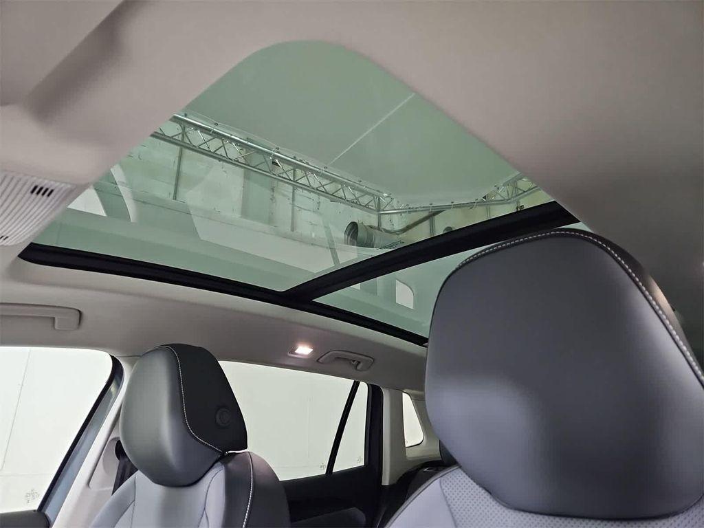 new 2025 Volkswagen Tiguan car, priced at $37,882