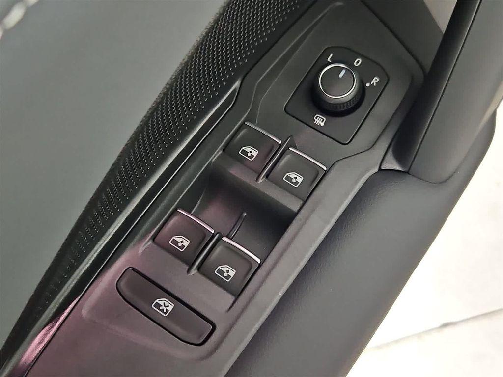 new 2025 Volkswagen Tiguan car, priced at $37,882