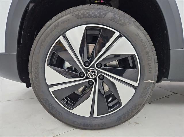 new 2025 Volkswagen Taos car, priced at $33,151