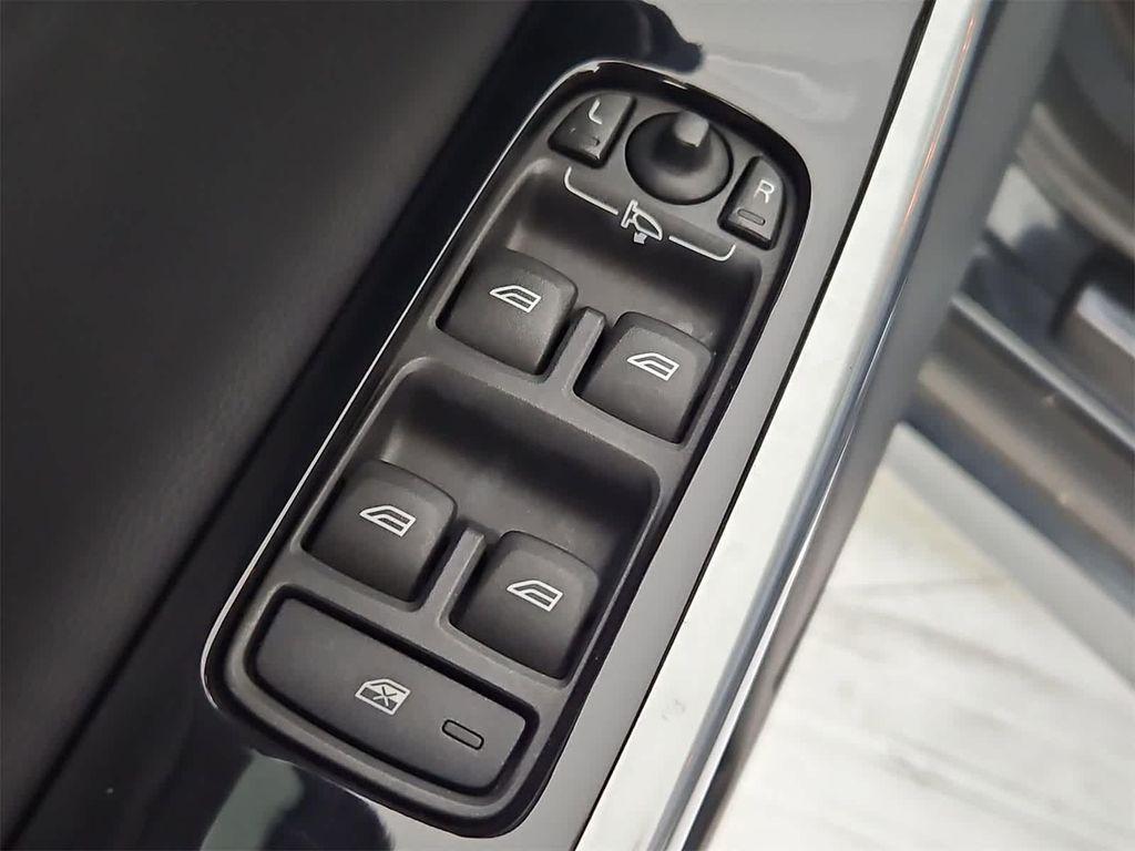 used 2015 Volvo XC60 car, priced at $9,528