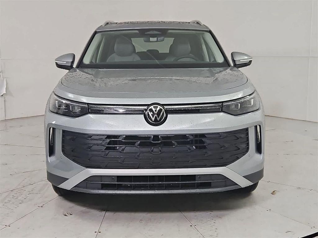 new 2025 Volkswagen Tiguan car, priced at $37,882