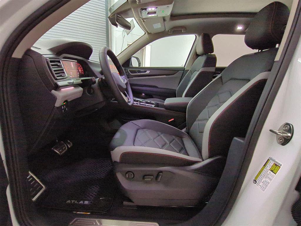 new 2025 Volkswagen Atlas car, priced at $49,354