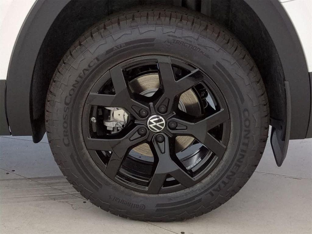 new 2025 Volkswagen Atlas car, priced at $49,354