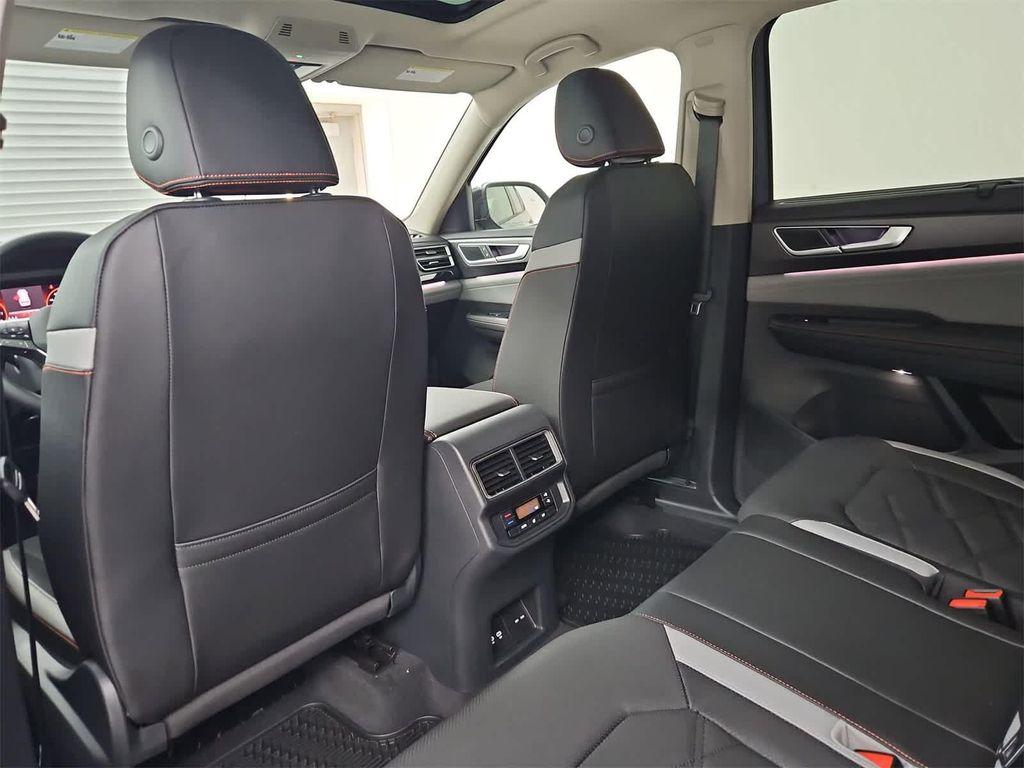 new 2025 Volkswagen Atlas car, priced at $49,809