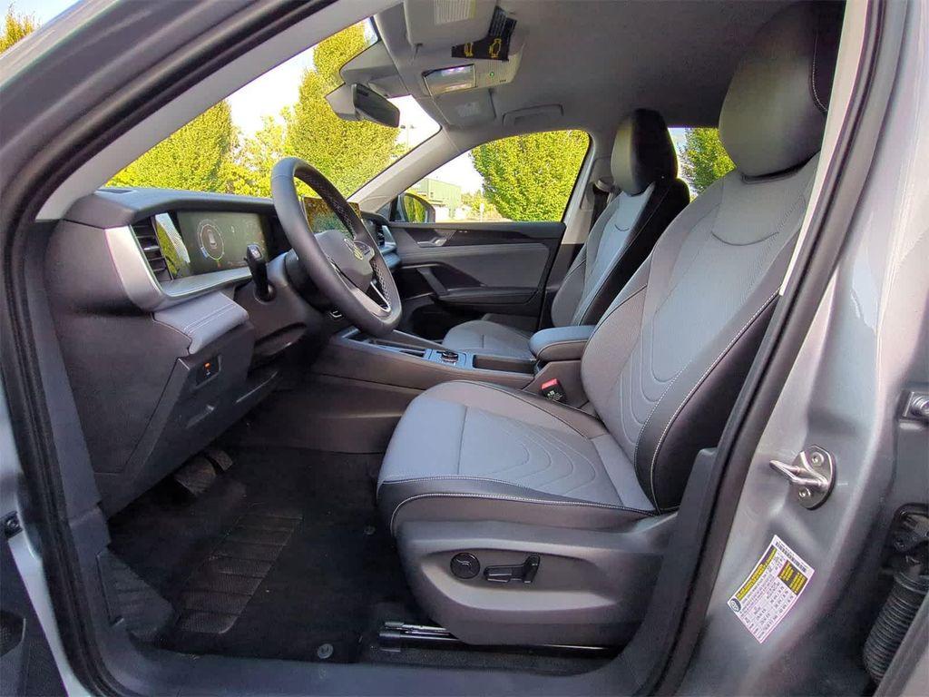 new 2025 Volkswagen Tiguan car, priced at $34,015