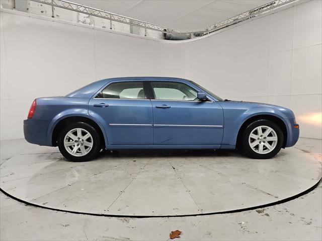 used 2007 Chrysler 300 car, priced at $4,585