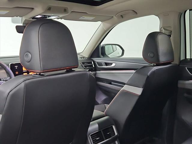 new 2025 Volkswagen Atlas car, priced at $50,204
