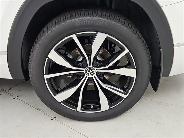 new 2025 Volkswagen Atlas car, priced at $56,994