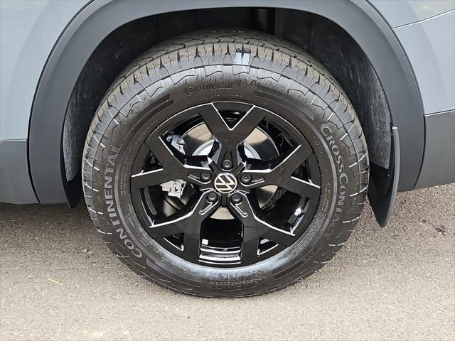 new 2025 Volkswagen Atlas car, priced at $50,214