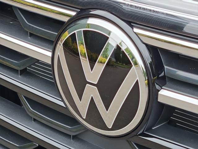 new 2025 Volkswagen Atlas car, priced at $50,214