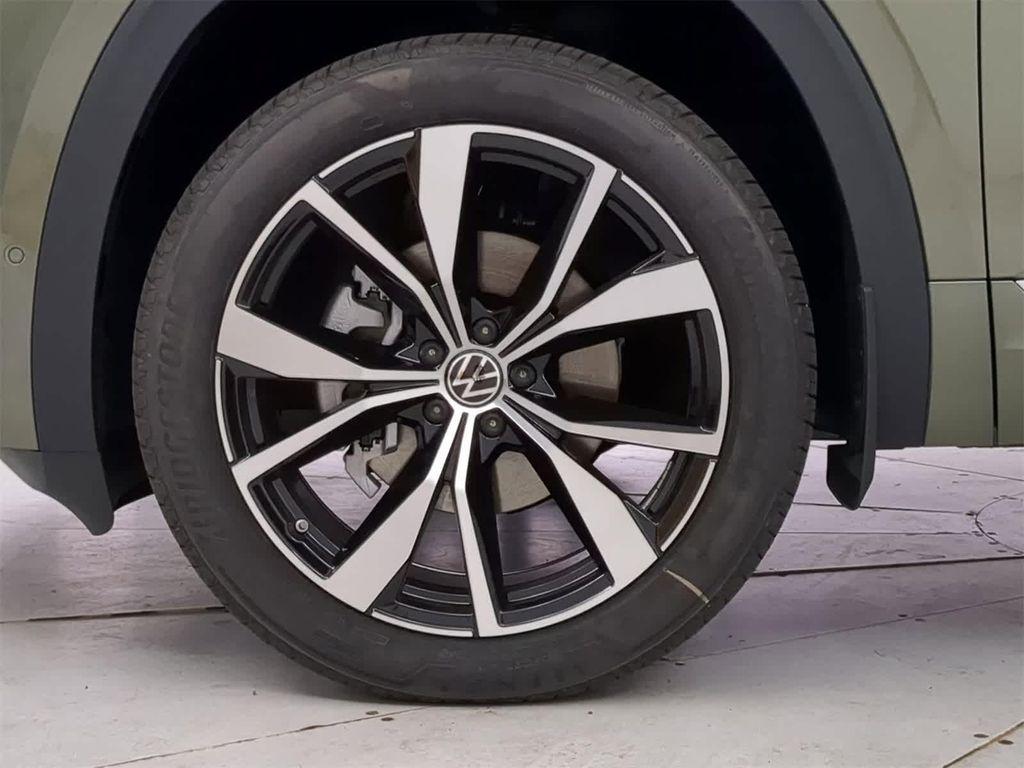 new 2025 Volkswagen Atlas Cross Sport car, priced at $55,691