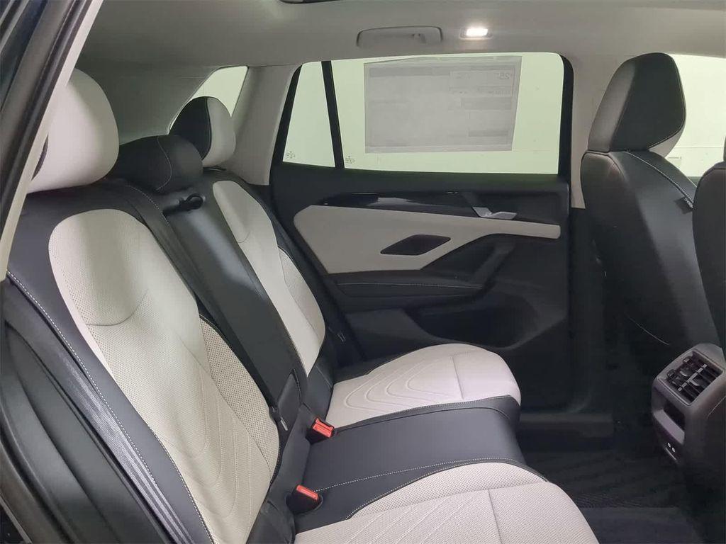 new 2025 Volkswagen Tiguan car, priced at $37,882