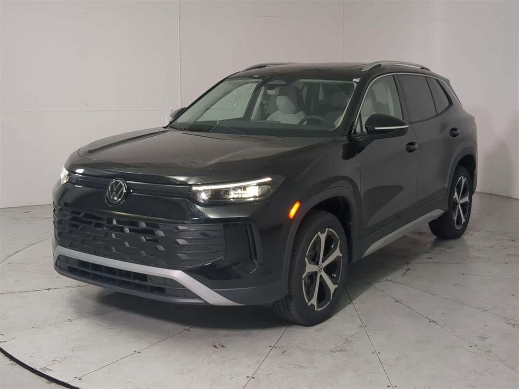 new 2025 Volkswagen Tiguan car, priced at $37,882