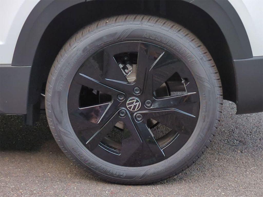 new 2025 Volkswagen Taos car, priced at $33,456