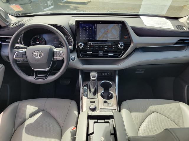 used 2020 Toyota Highlander car, priced at $32,994