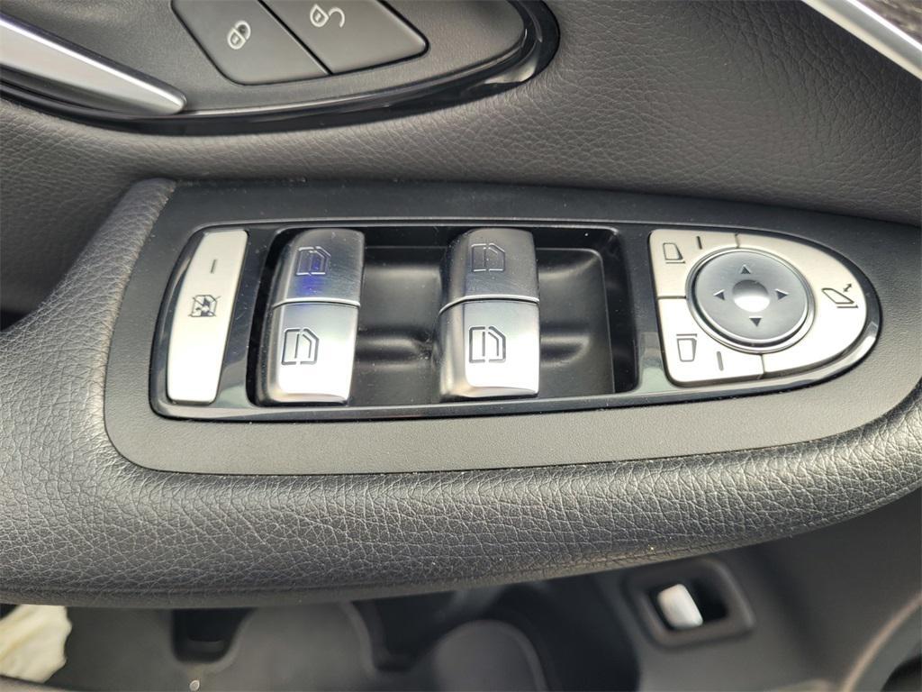 used 2020 Mercedes-Benz GLC 300 car, priced at $21,598
