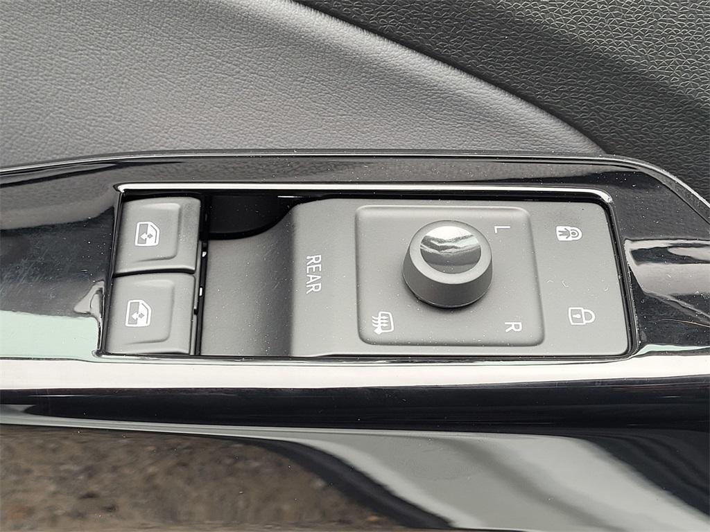 used 2021 Volkswagen ID.4 car, priced at $20,236