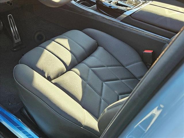 new 2025 BMW 760 car, priced at $130,690