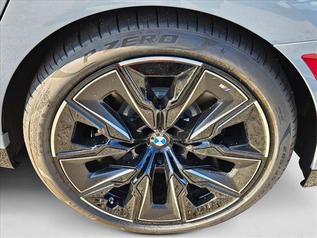 new 2025 BMW 760 car, priced at $130,690