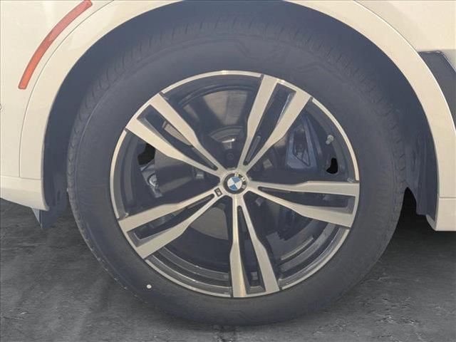 new 2025 BMW X7 car, priced at $115,070