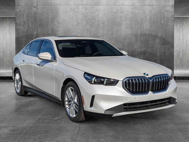 new 2024 BMW 540 car, priced at $67,295