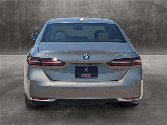 new 2024 BMW 540 car, priced at $67,295