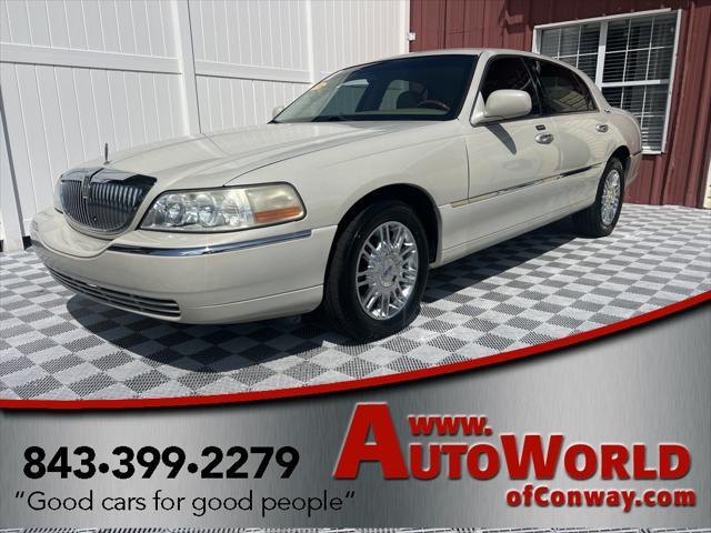 used 2007 Lincoln Town Car car, priced at $12,125