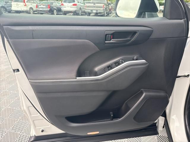 used 2023 Toyota Highlander car, priced at $28,950