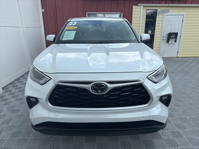 used 2023 Toyota Highlander car, priced at $28,950