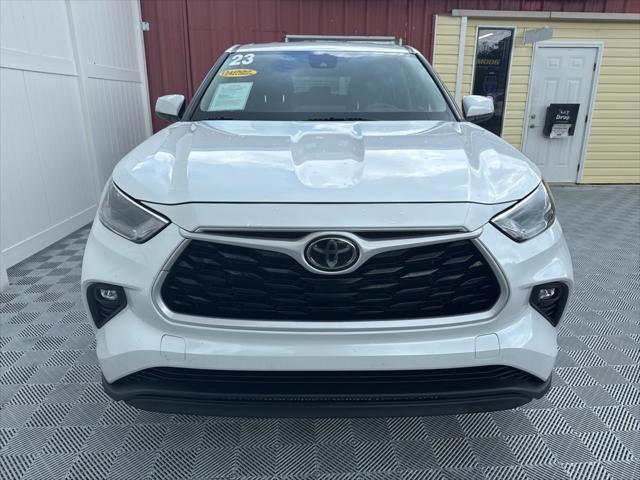 used 2023 Toyota Highlander car, priced at $28,950