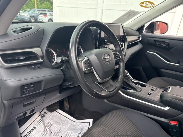 used 2023 Toyota Highlander car, priced at $28,950