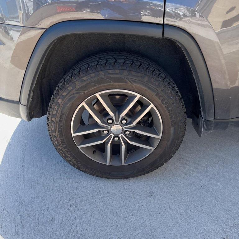 used 2018 Jeep Grand Cherokee car, priced at $18,500