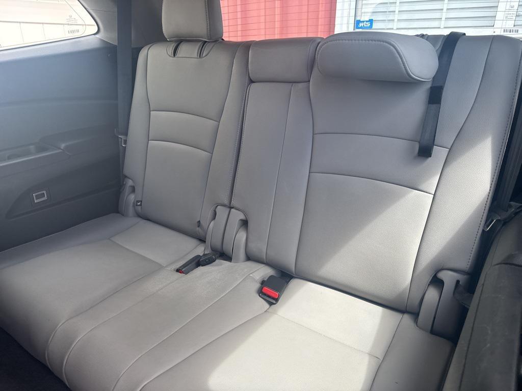 used 2018 Honda Pilot car, priced at $23,554
