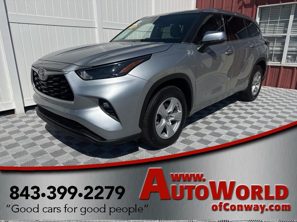 used 2022 Toyota Highlander car, priced at $33,877