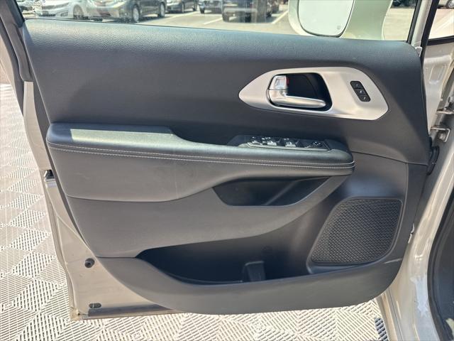 used 2020 Chrysler Pacifica car, priced at $19,995