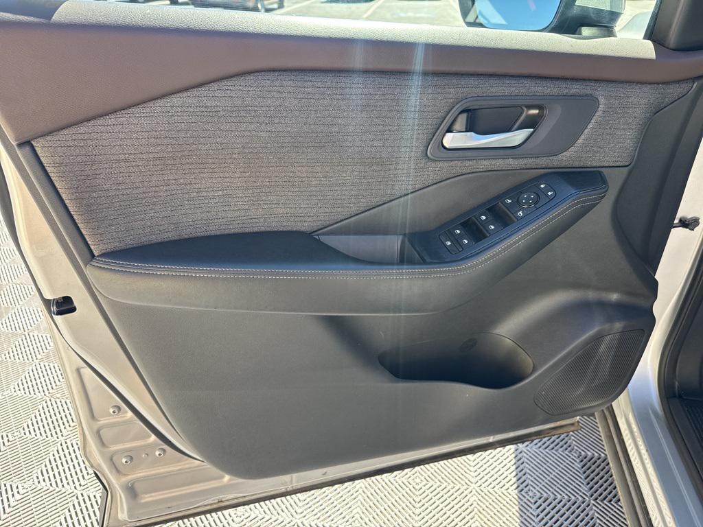 used 2022 Nissan Rogue car, priced at $23,149