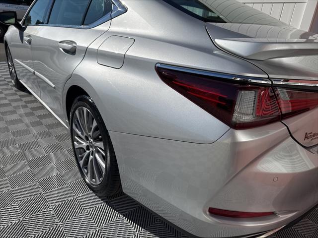 used 2020 Lexus ES 350 car, priced at $32,676