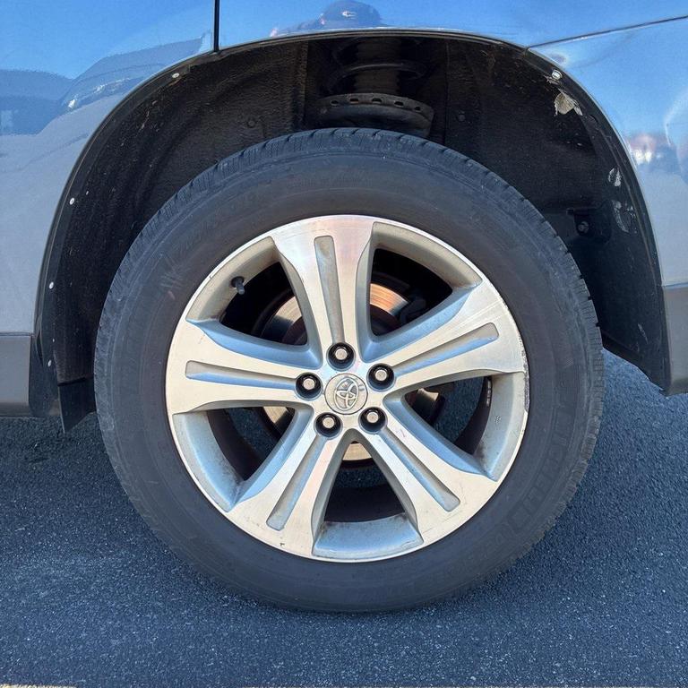 used 2013 Toyota Highlander car, priced at $16,500